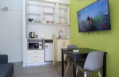 Sydney Central Business District Apartment | Modern Studio + Balcony + Car Park - Darling Harbour
