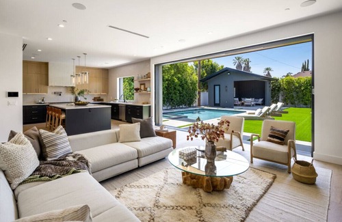 North Hollywood House | Modern Studio City 4BD Farmhouse w/Office
