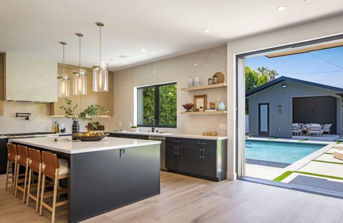 North Hollywood House | Modern Studio City 4BD Farmhouse w/Office