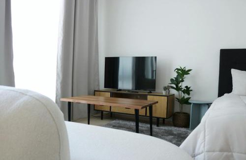 Etelainen District Apartment | Modern Studio for 2 Guests