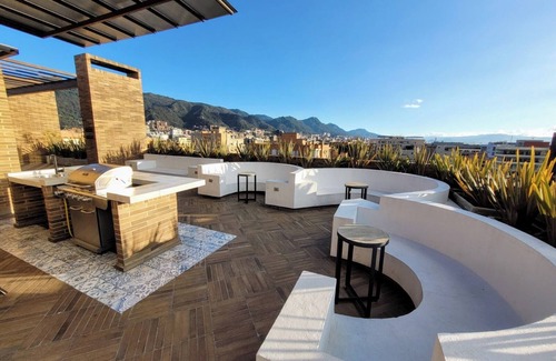 Chico Norte III Apartment | Modern Studio in Chico