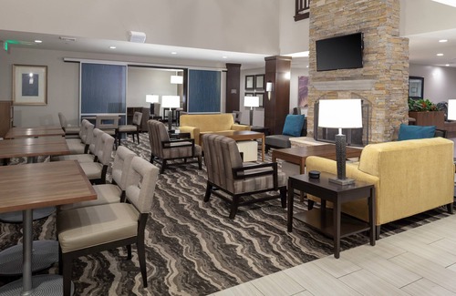 Gilbert Apartment | Modern Studio in Phoenix | Outdoor Pool + Hot Tub + Free Breakfast