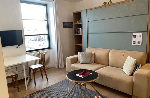 Sauzon Apartment | Modern studio in Sauzon with kitchenette and Wi-Fi