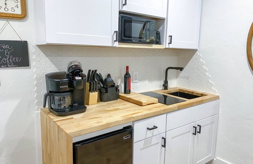 Grants Pass Apartment | Modern Studio in the Heart of Grants Pass