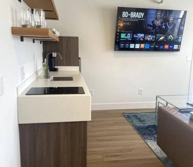 Downtown Omaha Apartment | Modern Studio Near Old Market