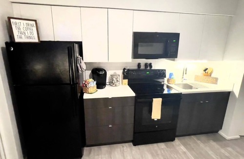 Broadway Apartment | "Modern Studio Oasis in the Heart of Seattle's Vibrant Neighborhood!