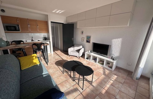 Le Grau-Du-Roi Apartment | Modern studio with air conditioning and parking near the beach