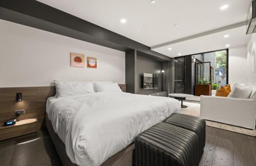 Braddon Apartment | Modern Studio with BBQ Area