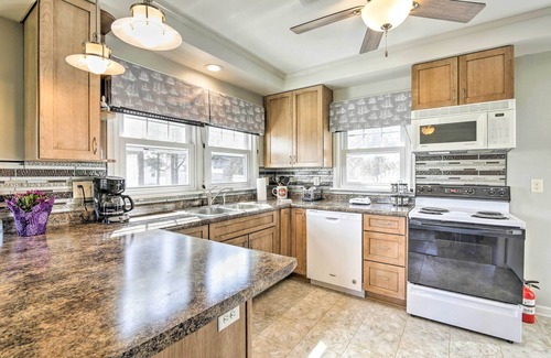Sturgeon Bay House | Modern Sturgeon Bay Home by Potawatomi State Park!