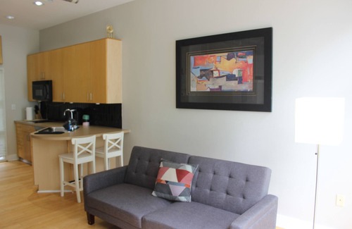 Fourth Ward Condo | Modern style studio with city view near stadium