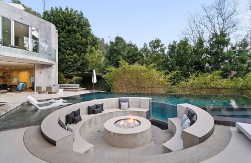 Bel Air Villa | Modern-styled villa in prime lower Bel Air
