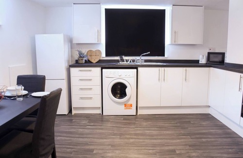 Heywood Apartment | Modern & Stylish 1BR Apt in Central Heywood