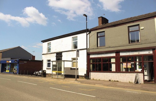 Heywood Apartment | Modern & Stylish 1BR Apt in Central Heywood
