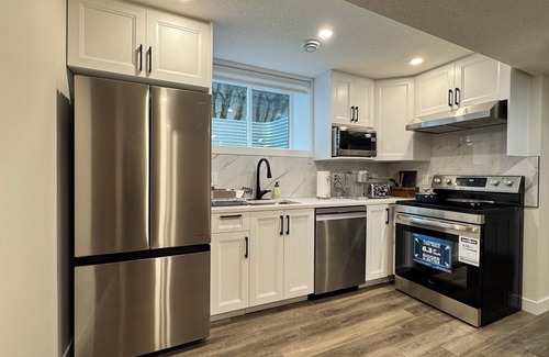 Southwest Calgary House | Modern & Stylish 2-Bedroom Basement Suite