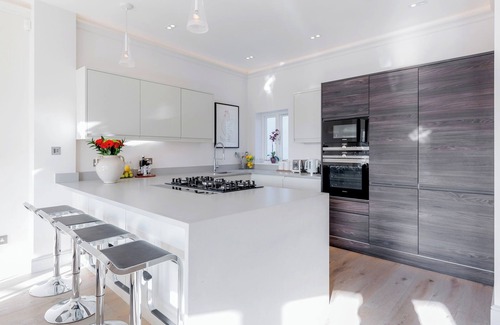 Parsons Green and Walham Apartment | Modern & Stylish 2bed/2bath close to Kings Road