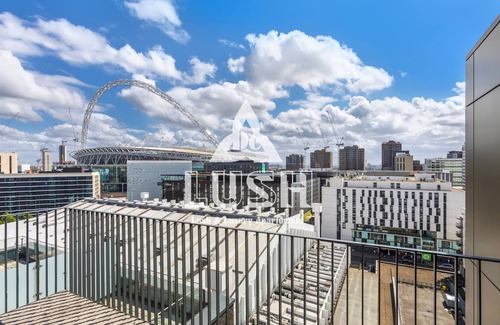 Wembley Park Apartment | Modern, Stylish 2bedroom & 2 Bath PENTHOUSE Apartment next to Wembley Stadium!