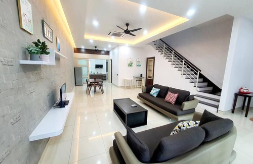 Central Seberang Perai House | MODERN STYLISH 2STOREY HOUSE 8PAX@ALMA NEAR JUSCO