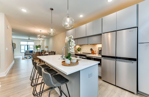 Charlotte Condo | Modern + Stylish Condo: 5 Mi to Downtown Charlotte