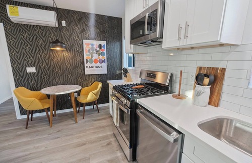 Los Angeles House | Modern & Stylish Home, 5 mins to SoFi Stadium