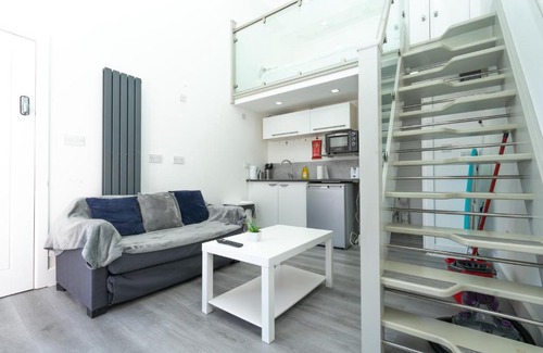 Reading Apartment | Modern & Stylish Studio in Reading Centre