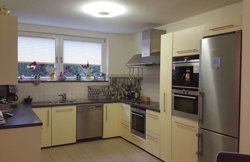 Schlierbach Apartment | Modern, stylish vacation apartment near the old town with a view of the Neckar
