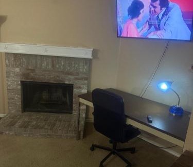 Justin House | Modern Texas Stay Just Minutes from DFW Attraction