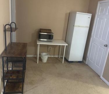 Justin House | Modern Texas Stay Just Minutes from DFW Attraction