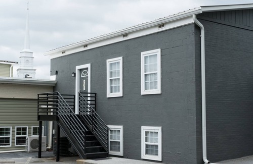 Johnson City Apartment | Modern Themed 3 Bedroom Apartment with-in Walking Distance of Downtown JC