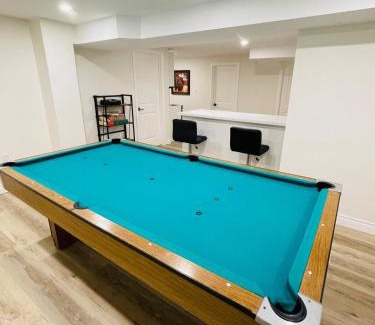 Thorold Apartment | Modern Thorold Apt with Pool Table