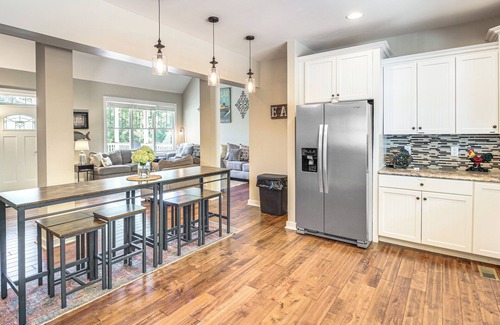 Lynchburg House | Modern Tims Ford Lake Home w/Private Dock & Pool!
