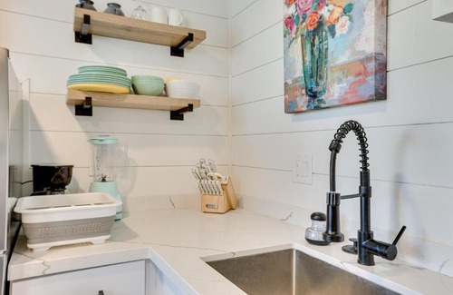 Phoenix Apartment | Modern Tiny Home about 5 Mi to Downtown Phoenix!