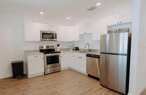 Village of the Arts Apartment | Modern Top Floor Rental Unit near Anna Maria Island