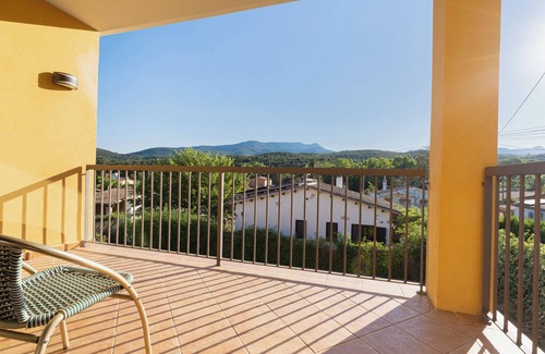 Macanet de Cabrenys House | Modern Town House in Maçanet