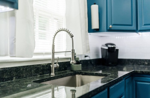 Lynchburg House | Modern townhome in Lynchburg! 3 bed 2.5 bath Only minutes from everything! Cozy!