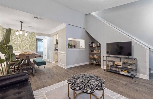 Tallahassee House | Modern Townhome less than 5 miles from FSU- 3b/2b
