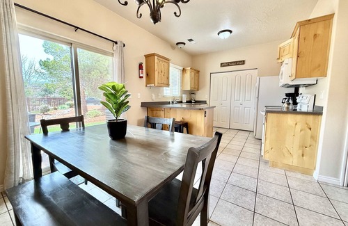 Kanab House | Modern Townhome located in Southern Utah. Close to Bryce and Zion with incredibl