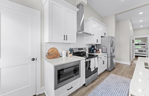 Tuscaloosa House | Modern Townhome Steps from Riverwalk & Downtown!
