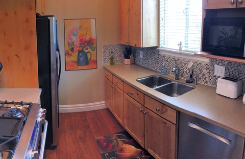 Central City House | Modern Townhome Near the Center of the City