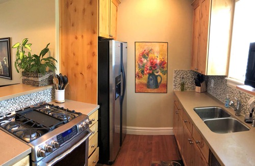 Central City House | Modern Townhome Near the Center of the City