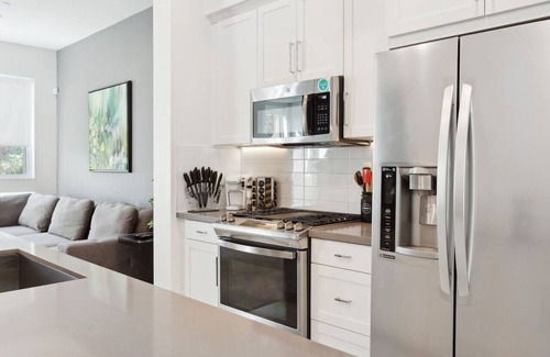 Central San Pedro House | Modern Townhome with Views and Theatre and All Amenities