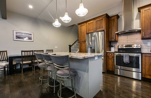 Dubuque House | Modern townhome with river views in historic Dubuque!