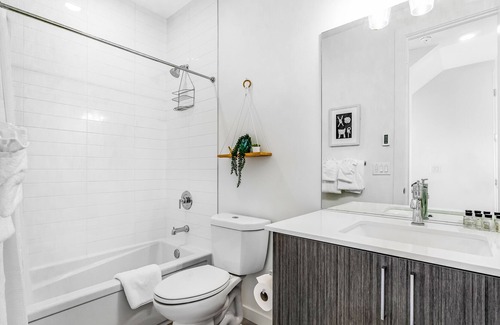 Ballard House | Modern townhome with rooftop deck & AC - walkable location