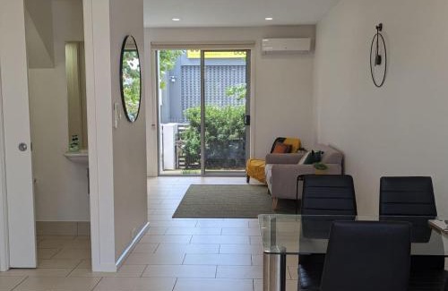 Crace House | Modern townhouse in Crace