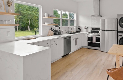 Garden Valley Apartment | Modern Tranquil Retreat on Fruit Orchard