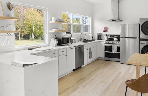 Garden Valley Apartment | Modern Tranquil Retreat on Fruit Orchard