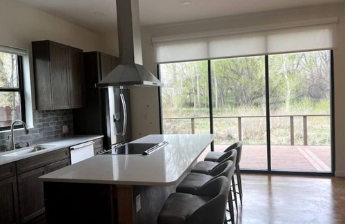 La Veta House | Modern Tranquil River Home