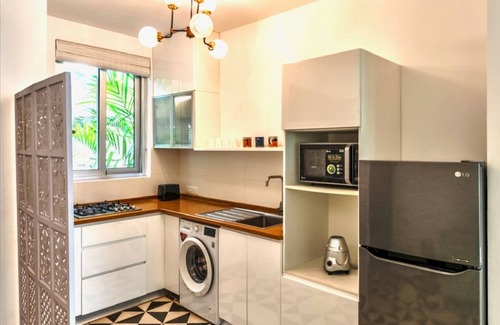 Reis Magos Apartment | Modern Tropical 2bhk Near Beach Pool Garden
