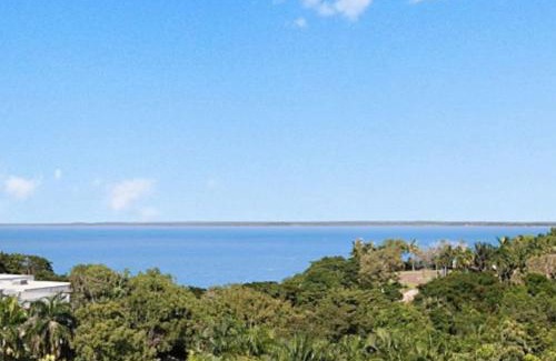 Darwin City Centre Apartment | Modern tropical Magic at Mauna Loa Fringe of CBD