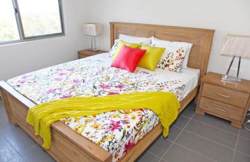 Darwin City Centre Apartment | Modern tropical Magic at Mauna Loa Fringe of CBD