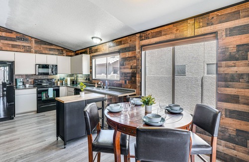 Continental Ranch House | Modern Tucson Getaway w/Private Pool & Fire Pit!